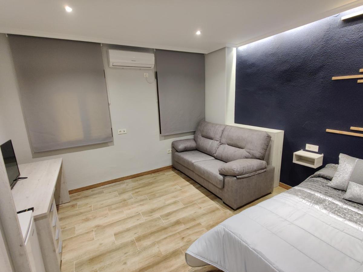Duerme A Gusto - Tu Habitacion Acogedora En Torredonjimeno Extérieur photo